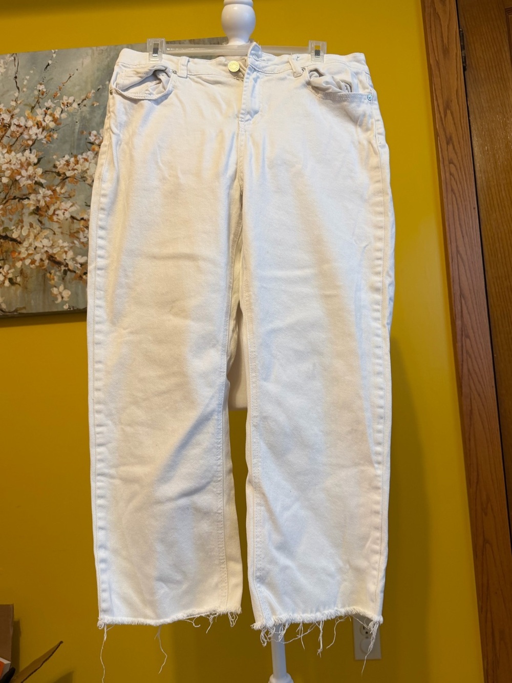 Indigo Rein White Straight-Leg Jeans with Frayed Hem